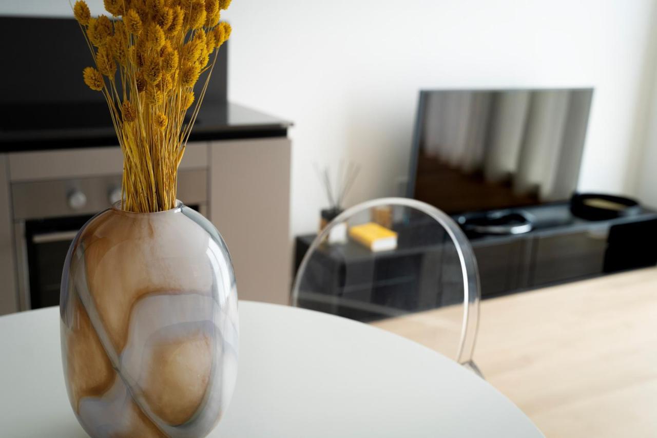 Tolomeo Apartment Милано Екстериор снимка